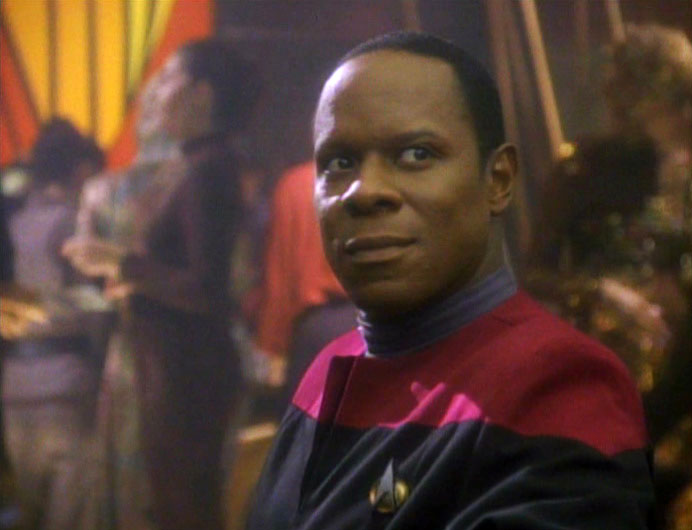 Avery Brooks as Sisko in the DS9 series premier “Emissary”