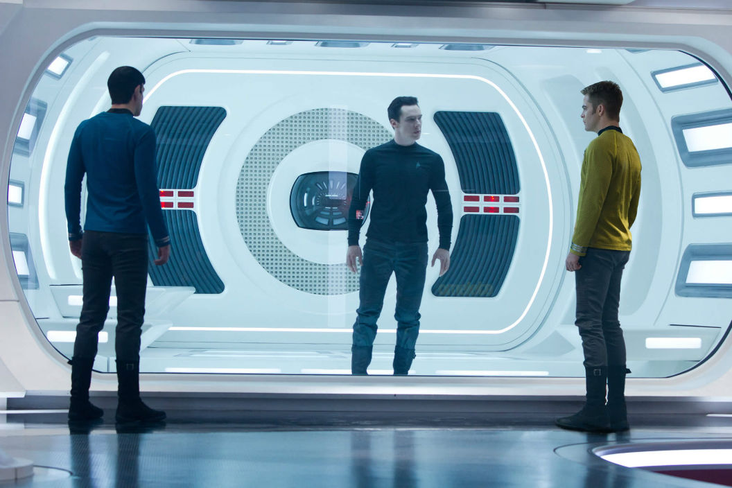 New “Star Trek Into Darkness” photo with Cumberbatch behind glass