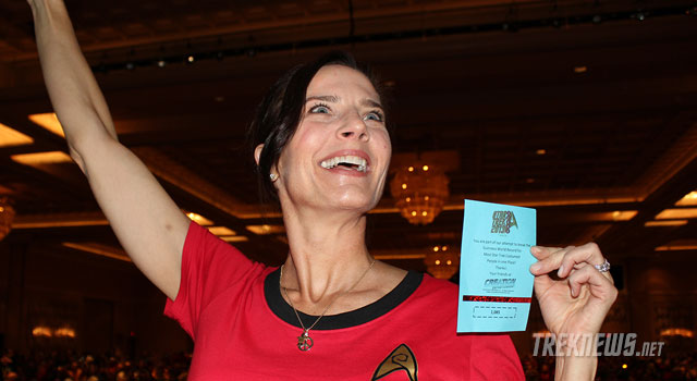Terry Farrell & Las Vegas Star Trek Fans Break Guinness World Record