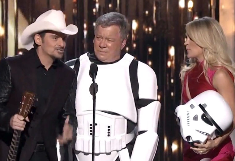 Shatner Goes ‘Star Wars’ At Country Music Awards