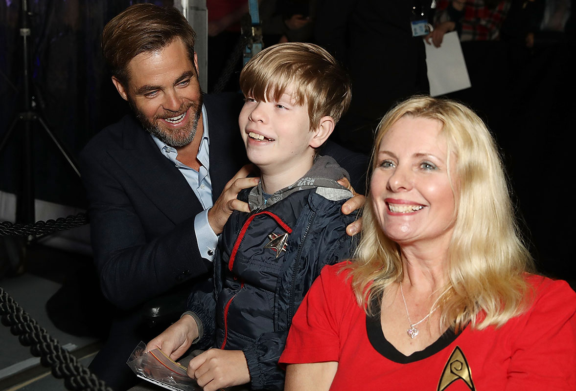 Chris Pine with fans