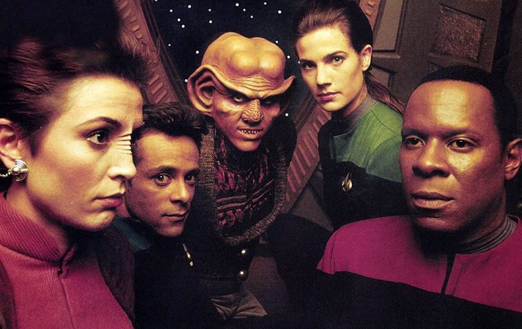 [EXCLUSIVE] : 'Deep Space Nine' Cast and Crew Discuss 'What We Left Behind' Doc