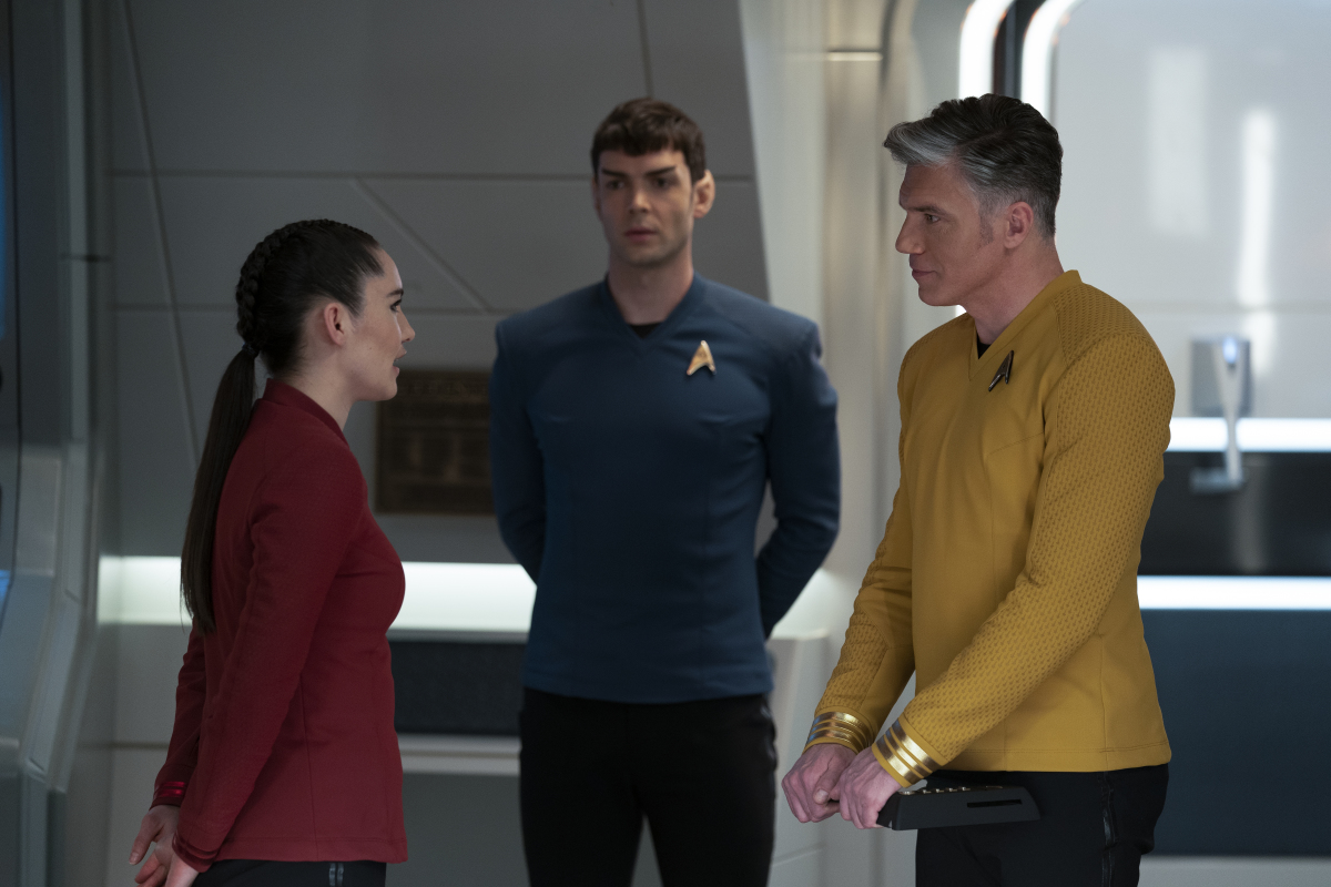 Christina Chong as La'an, Ethan Peck as Spock, and Anson Mount as Pike